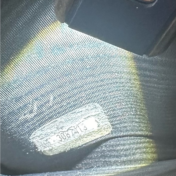 Chanel Caviar Kiss lock Wallet - Picture 8 of 9